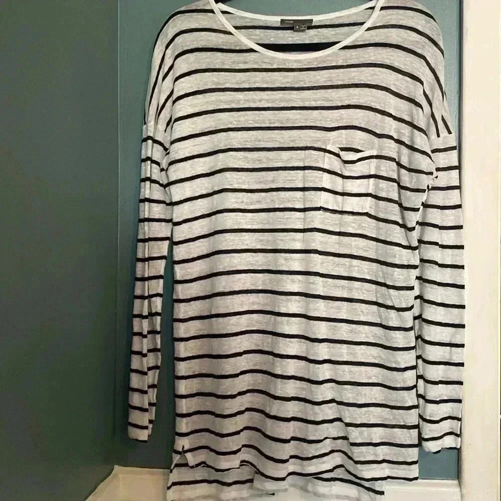 Vince long sleeve - long - Tshirt - size small - front pocket -stripes